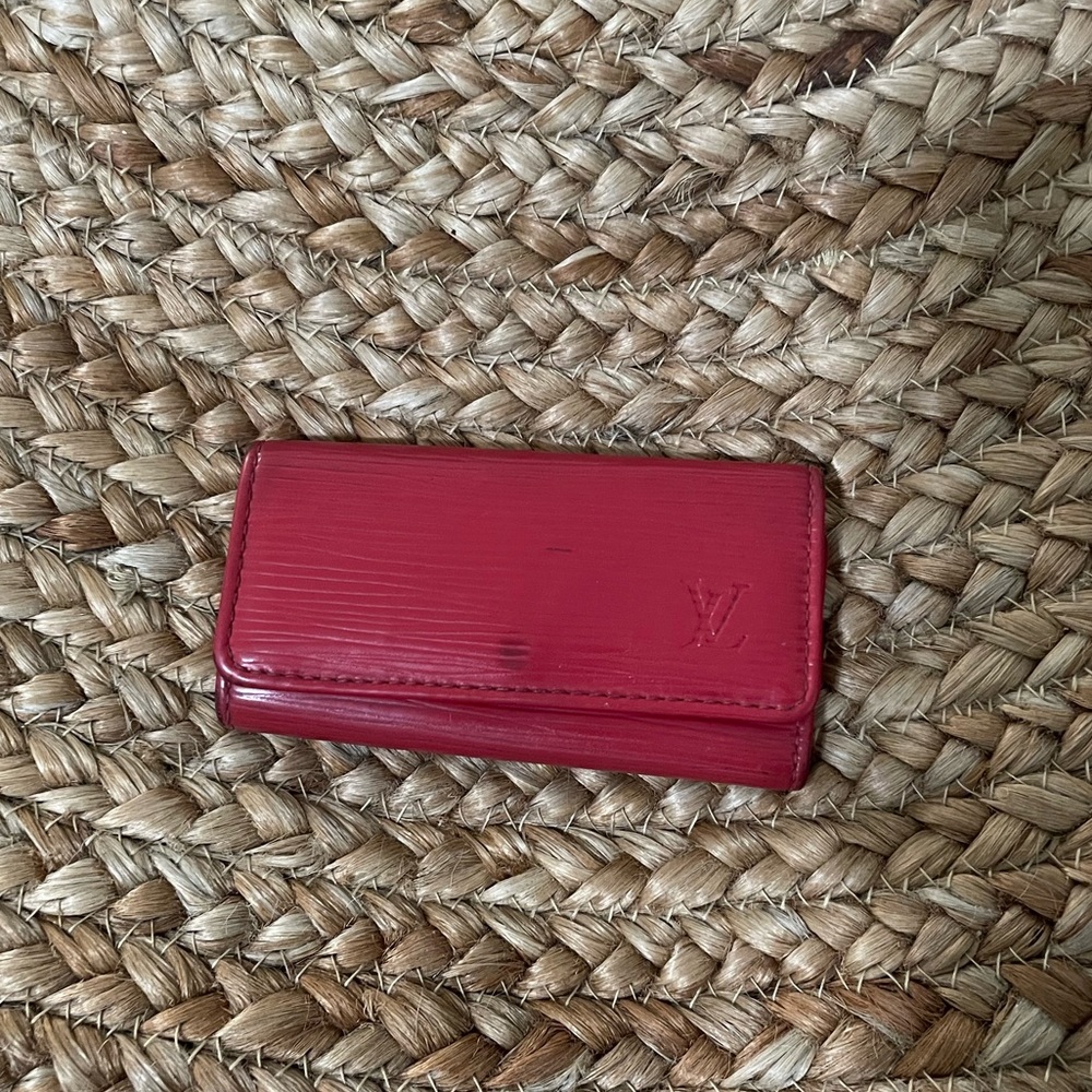 ❣️LOUIS VUITTON RED EPI KEY HOLDER❣️ - Picture 1 of 14